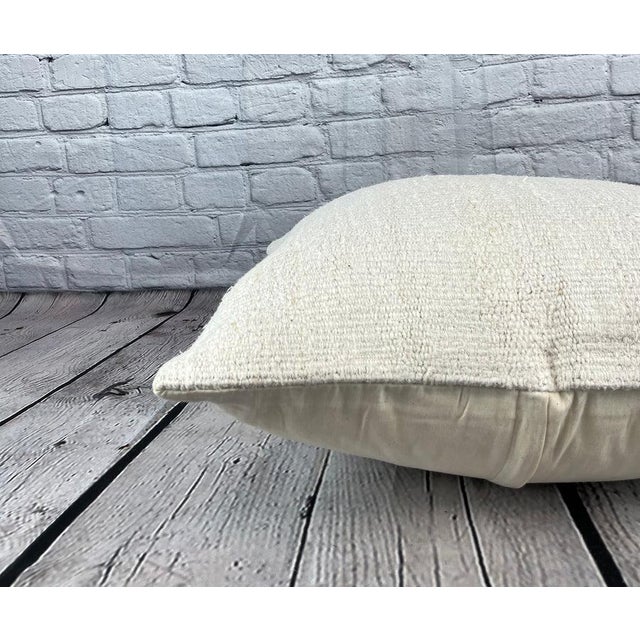 20 x 20 Hemp Pillow Turkish Cushion Natural Grayish White Pillow Cushion Cover For Sale - Image 4 of 4