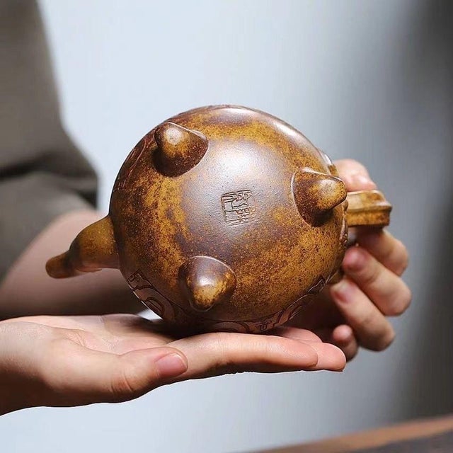 Hand-Carved Auspicious Motif Yixing Zisha Wine & Tea Pot – Wood-Fired Golden Vessel (Jin Zun) Handmade Clay Teapot For Sale - Image 4 of 9