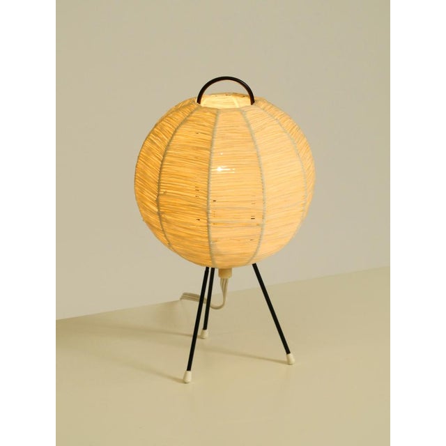 Beige Mid-Century Modern Tripod Raffia Table Lamp, 1950s For Sale - Image 8 of 18