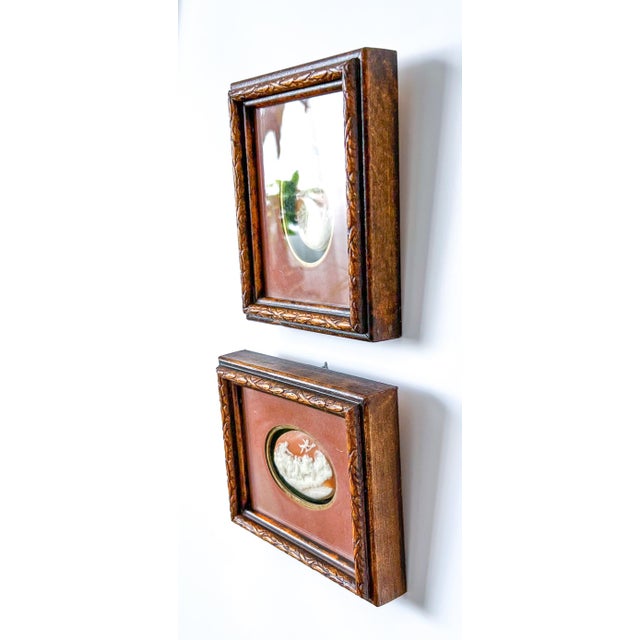 Mid 20th Century Pair of Framed Classical Cameo Reliefs by Hal Kramer Co. – Neoclassical / Grandmillennial For Sale - Image 5 of 11