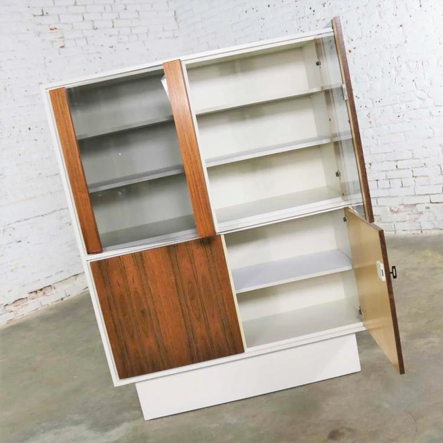 Brown Mid Century Modern Scandinavian Style China Display Cabinet W/ White Case & Teak Front For Sale - Image 8 of 13