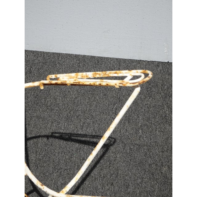 Vintage Mid-Century Modern Homecrest Style White Wire Swivel Rocker Lounge Chair For Sale - Image 10 of 13