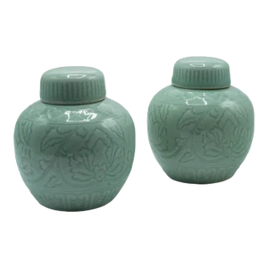 1900s Pair of Antique Victorian Chinese Ceramic Decorative Spice Jars