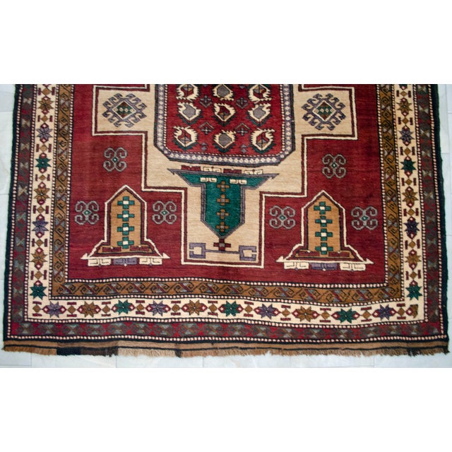 Vintage Hand Knotted Turkish Rug Organic Wool Living Room Decor – 6′9″ × 10′6″ For Sale - Image 12 of 15
