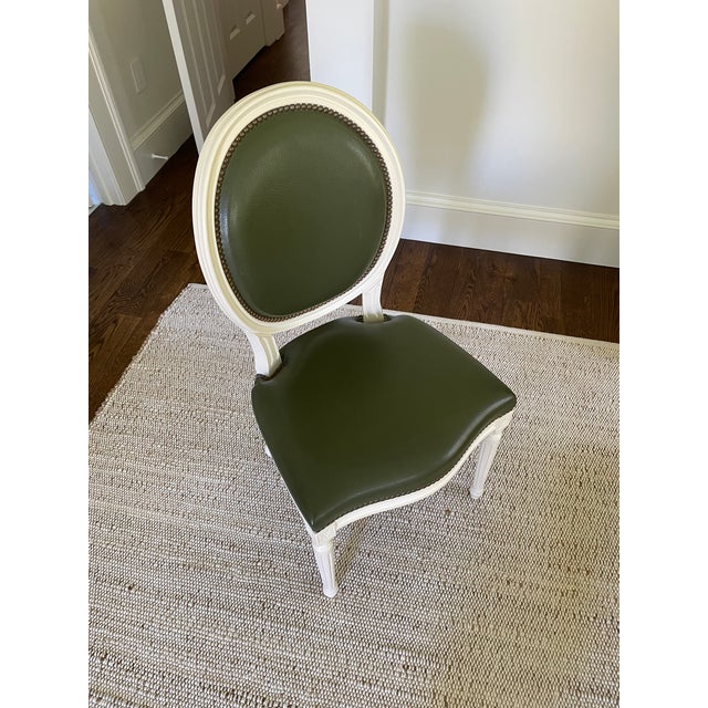 French Early 20th Century Set of 4 Louis XVI Dining Chairs With Holly Hunt Leather For Sale - Image 3 of 7