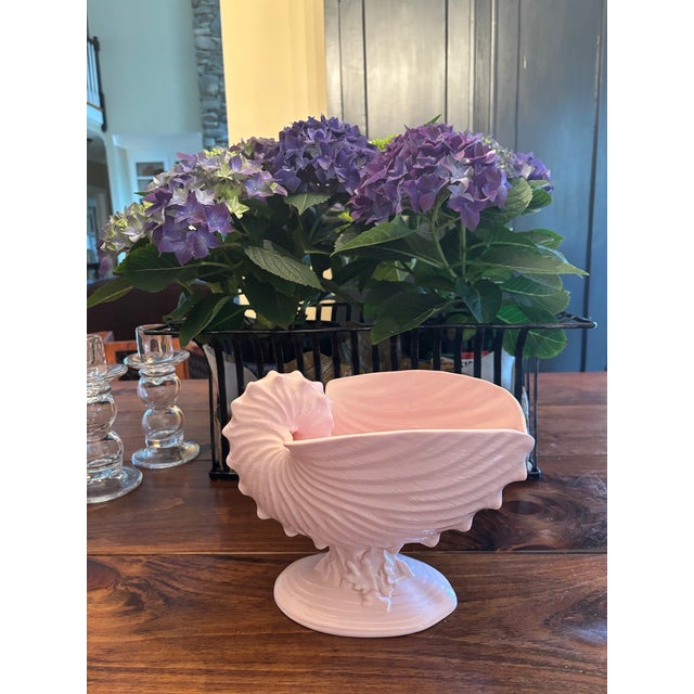 Shell Vintage Mid-Century Wedgwood "Alpine Pink" Nautilus Shell Footed Centerpiece Vase For Sale - Image 7 of 9