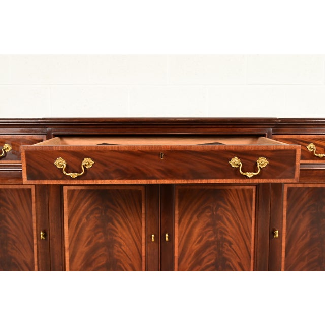 Wood Stickley Georgian Banded Flame Mahogany Sideboard, Credenza, or Bar Cabinet For Sale - Image 7 of 14