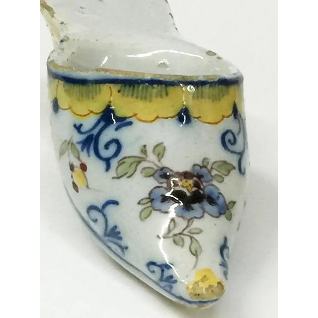 Small 18th Century Polychrome Earthenware Shoe Slippery from Makkum, Netherlands For Sale - Image 8 of 9