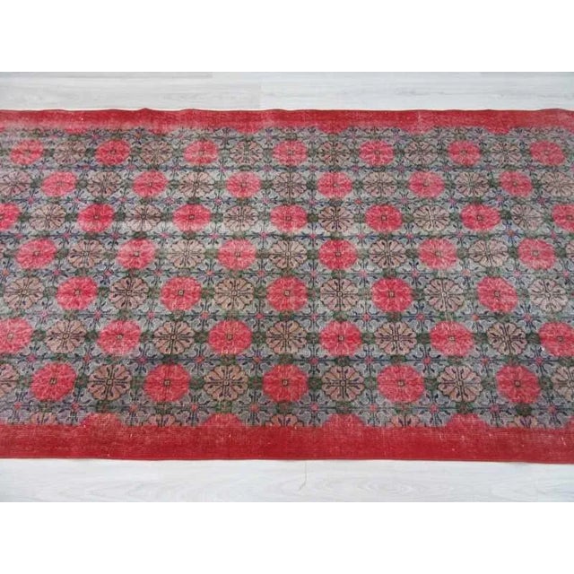 1960s Vintage Turkish Hand-Knotted Art Deco Rug - 4′6″ × 9′4″ For Sale - Image 5 of 6