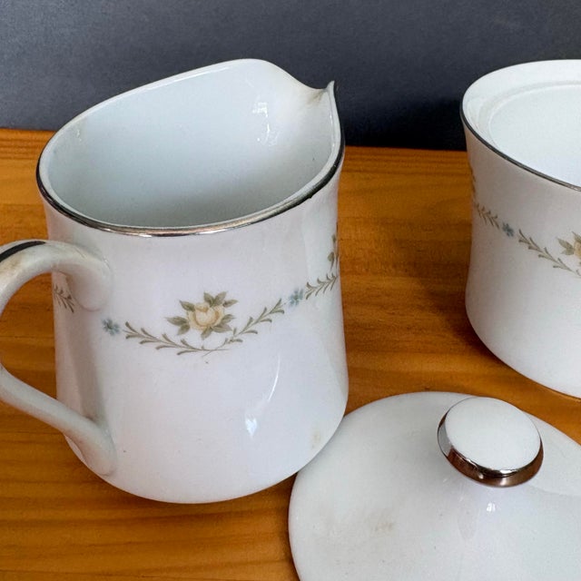 1950s Vintage Wyndham “Buttercup” Creamer & Sugar Bowl Set • Yellow Floral and Silver Trim For Sale - Image 5 of 7