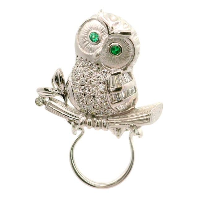 Diamond Emerald 18k White Gold Owl Brooch-Pendant For Sale
