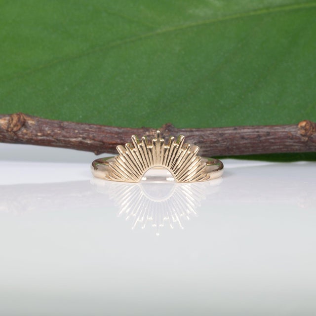 Metal Crown Stackable Band in Solid 18k Yellow Gold – Regal Stacking Ring, Size 6.75 For Sale - Image 7 of 11
