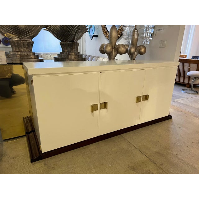 Tommi Parzinger Originals 1960 American Mid-Century Sideboard Cabinet For Sale In New York - Image 6 of 13