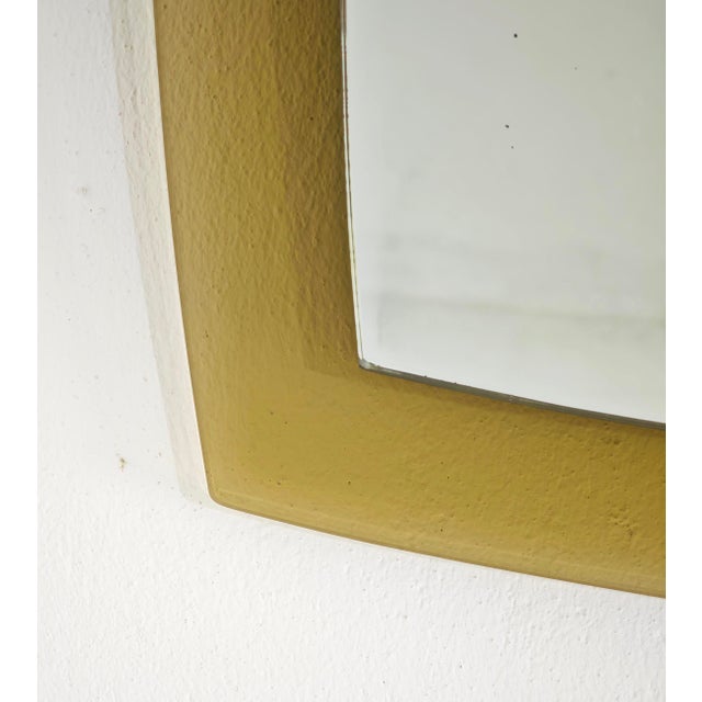 Wood Mid-Century Modern Wall Mirror in Honey Amber Glass by Cristal Art, Italy, 1970s For Sale - Image 7 of 18
