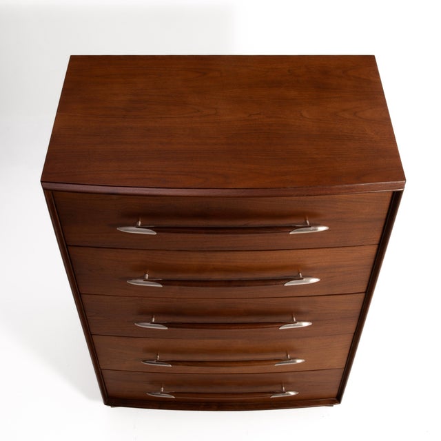 t.h. Robsjohn Gibbings Widdicomb Walnut Spear Handle Five Drawer Chest Dresser For Sale - Image 10 of 18