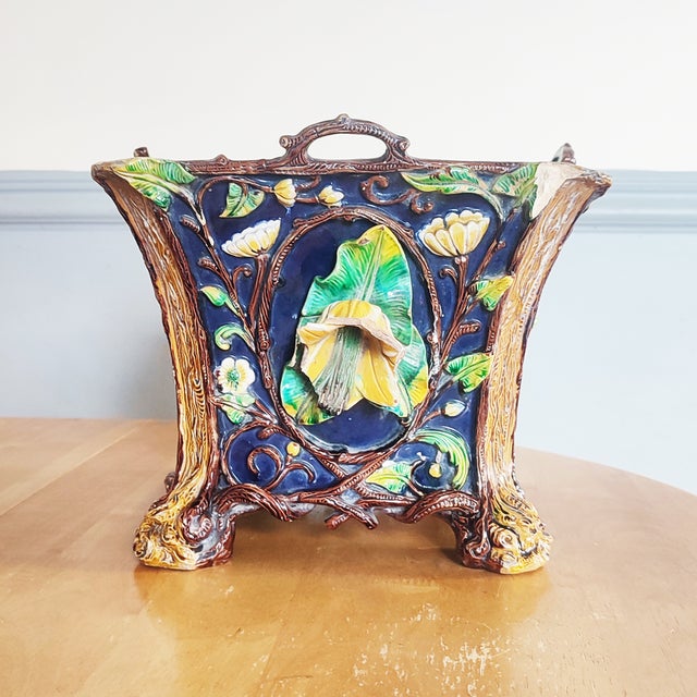 Large Antique Polychrome Majolica Planter by Wilhelm Schiller & Sons, 19th Century For Sale - Image 4 of 11