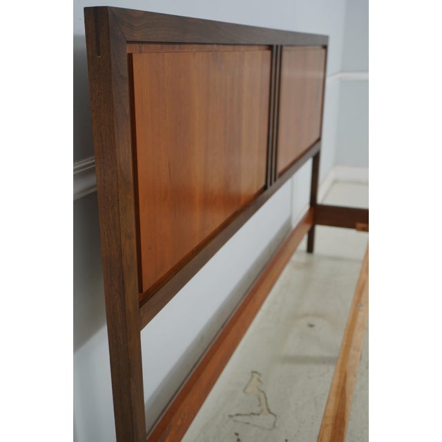 2000 - 2009 Stickley King Size Metropolitan Collection Bed For Sale - Image 5 of 12