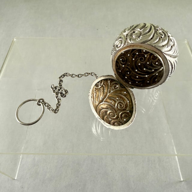 Art Nouveau 1900s Webster Estate Sterling Silver Tea Ball Infuser For Sale - Image 3 of 12