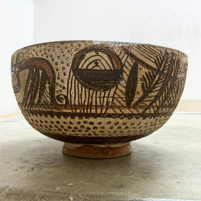 Mid-Century Modern . 1950s Frans Wildenhain Sgrafitto and Slip Decorated Studio Pottery Bowl For Sale - Image 3 of 9
