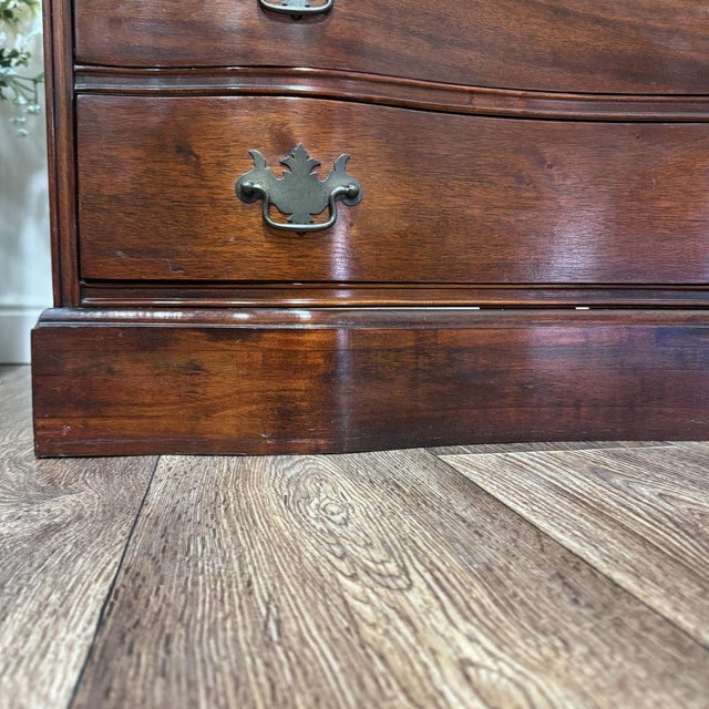 Late 20th Century Vintage Mahogany Serpentine Chest W/ Leather Top For Sale - Image 5 of 10