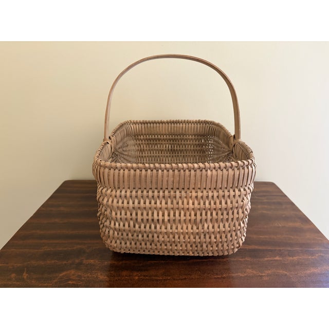 Late 20th Century Vintage Nantucket-Style Handwoven Rattan Gathering Basket For Sale - Image 5 of 9