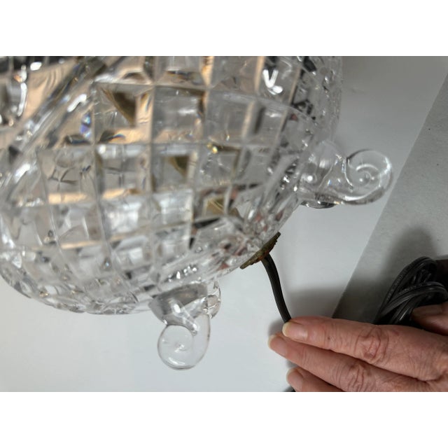 Late 20th Century Crystal Egg Shaped Accent Lamp For Sale In Little Rock - Image 6 of 10
