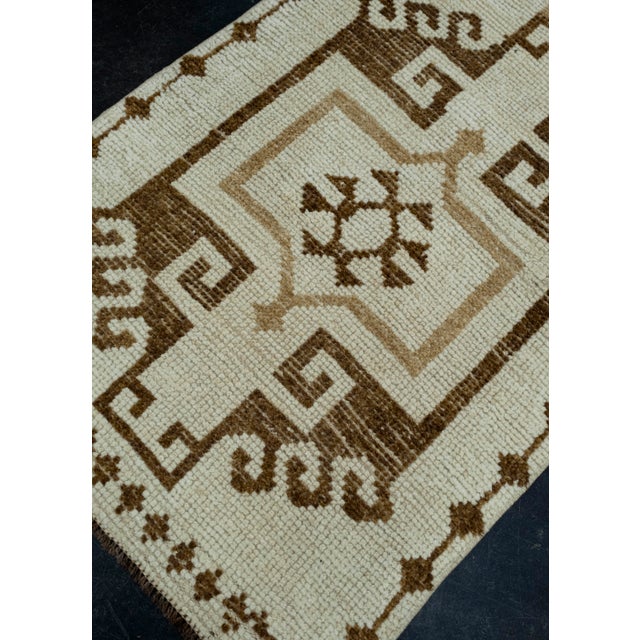 Turkish Turkish Oushak Runner Rug 2'8" x 6'3" #17071 For Sale - Image 3 of 8