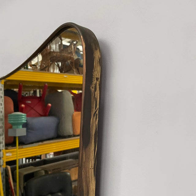 Metal Mid-Century Modern Italian Shaped Wall Mirror in Burnished Brass, 1950s For Sale - Image 7 of 15