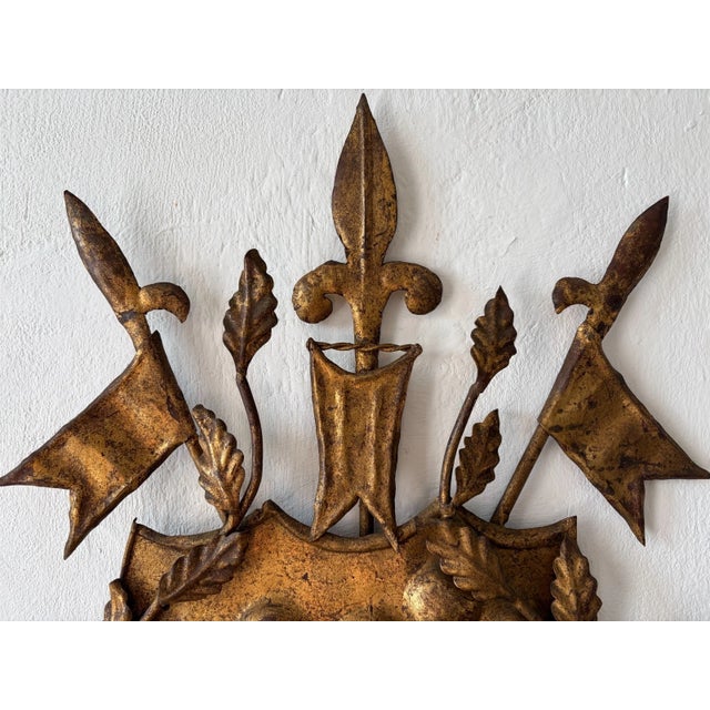 Italian Tuscan Medici Coat of Arms Metal Florentine Sconces C 1900 Fleur Di Lis For Sale - Image 9 of 13