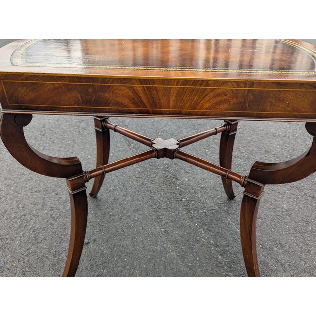 Wood Vintage Weiman Occasional "Heirloom" Leather-Top Mahogany Table Model 352-1723 For Sale - Image 7 of 10