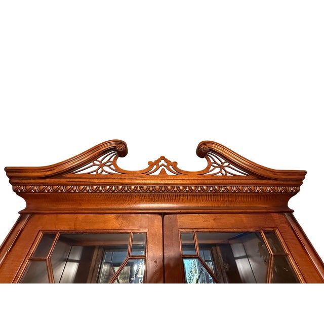 Late 20th Century Hickory White Hampton Collection China Cabinet For Sale - Image 13 of 14