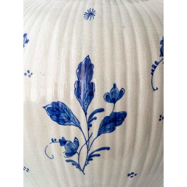 Large Hand-Painted 300th Anniversary Ceramic Table Lamp from Royal Delft, 1953 For Sale - Image 10 of 17
