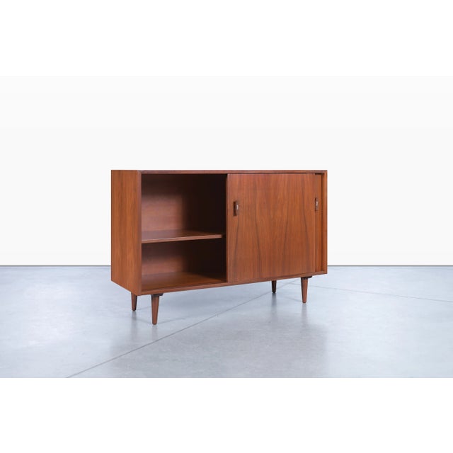 1950s 1950s Glenn of California Walnut Sideboard by Stanley Young For Sale - Image 5 of 11