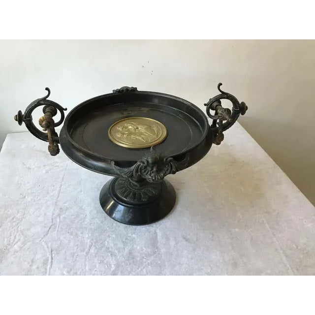 Large 1870s Bronze Classical Tazza For Sale In New York - Image 6 of 13