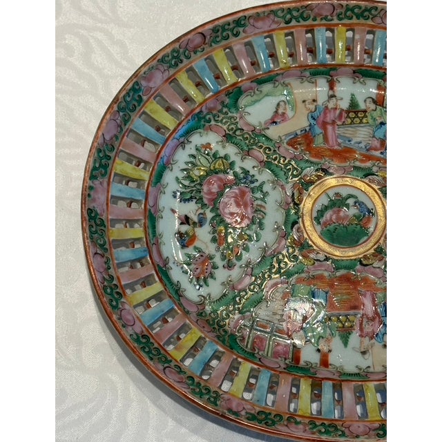 Ceramic 1920s Chinese Export Rose Madallion Reticulated Serving Dish For Sale - Image 7 of 11