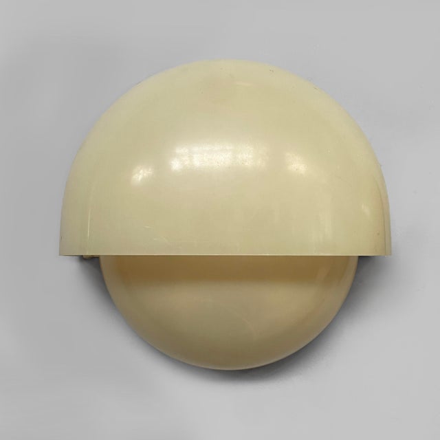 1960s Mid-Century Modern Italian Plastic Wall Lamps Mania by Vico Magistretti for Artemide, 1960s, Set of 2 For Sale - Image 5 of 15