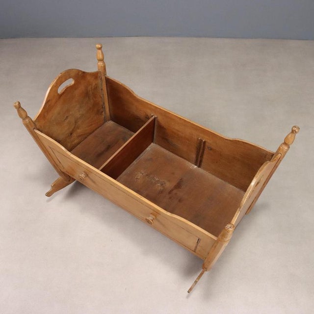 Italian Cradle in Fruitwood and Maple For Sale - Image 6 of 8