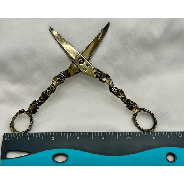 Outstanding Fine Quality Antique London England Georgian Sterling Silver Grape Shears For Sale - Image 17 of 18