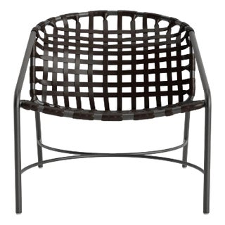 Brown Jordan Kantan Aluminum Vinyl Lounge Chair, Textured Pewter frame with Coffee fabric For Sale