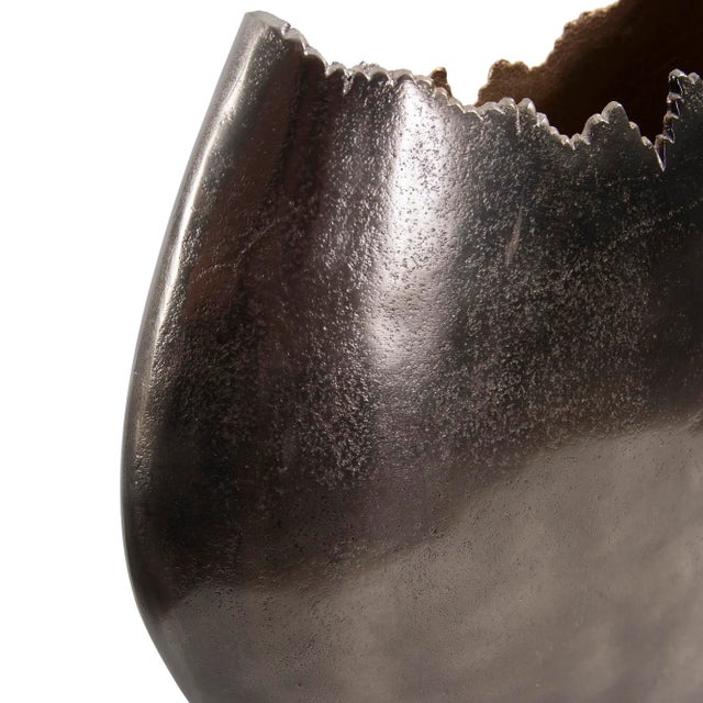 2020s The Baniff Jagged Edged Disc Vase, Large For Sale - Image 5 of 10