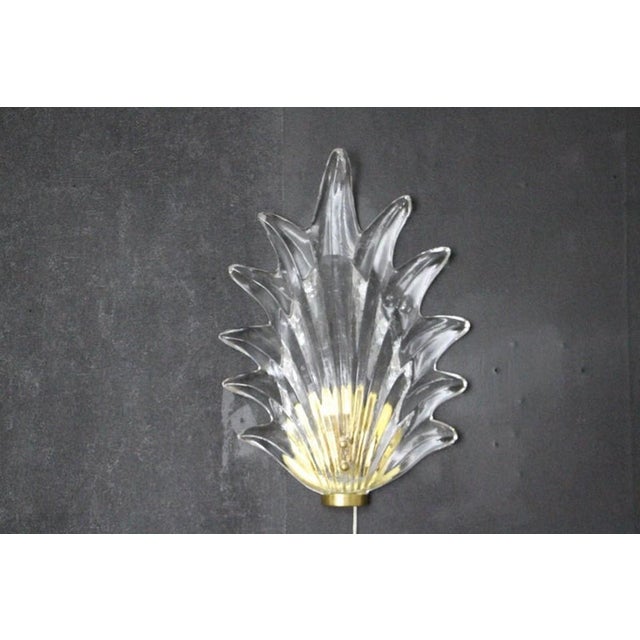 Mid-Century Modern Clear Murano Glass Leaf and Brass Sconces by Barovier, 1980s, Set of 2 For Sale - Image 3 of 16