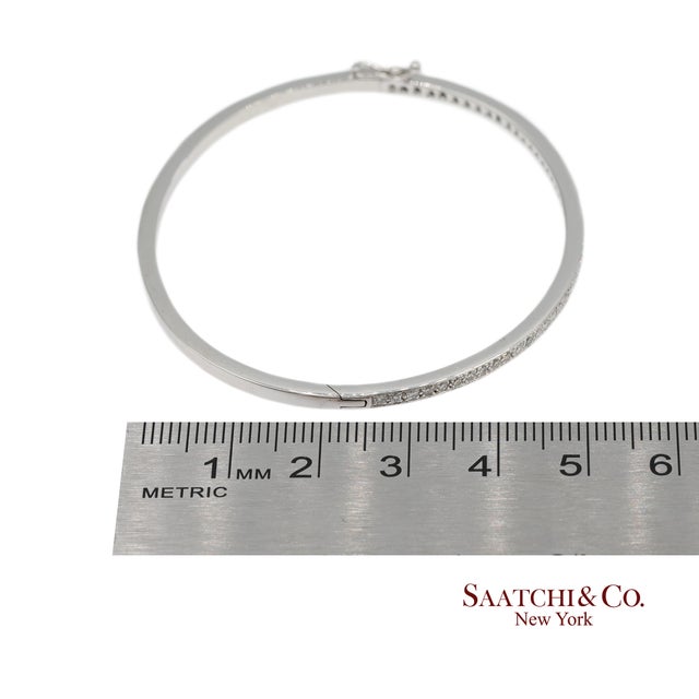 18k 750 Solid White Gold Brilliant Cut Natural Diamond Bangle Bracelet For Sale - Image 10 of 10