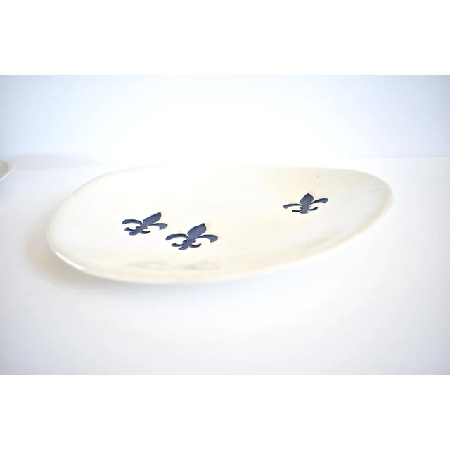 Early 21st Century Contemporary Handmade Fleur De Lys Plates- a Pair For Sale - Image 5 of 9