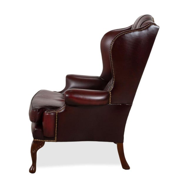 Set of Chesterfield Armchair and Ottoman in Leather and Wood For Sale - Image 17 of 18