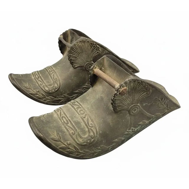 Spanish Antique Spanish Colonial Brass Conquistador Stirrups – Ornate Matched Pair For Sale - Image 3 of 13