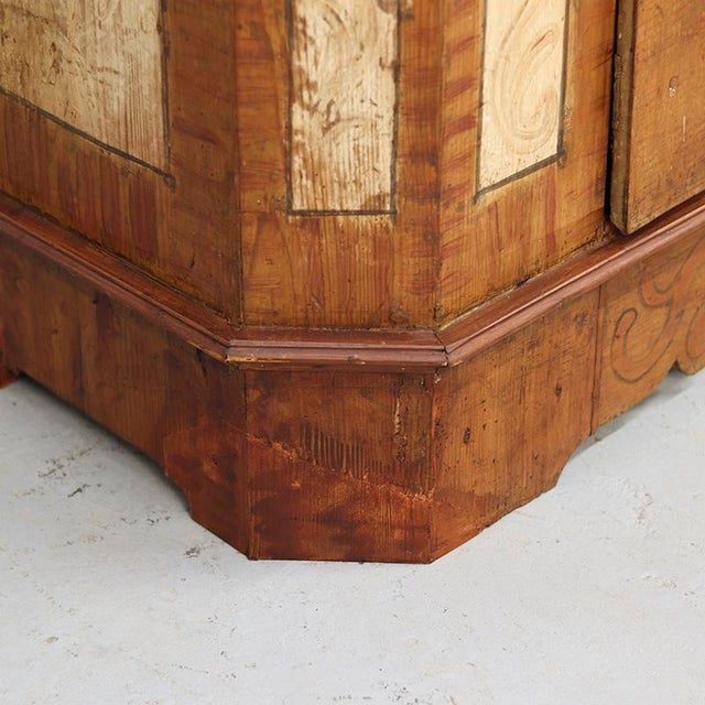 An exceptional antique pine wedding chest dating from 1806. This chest has a simple design but is beautifully painted with...