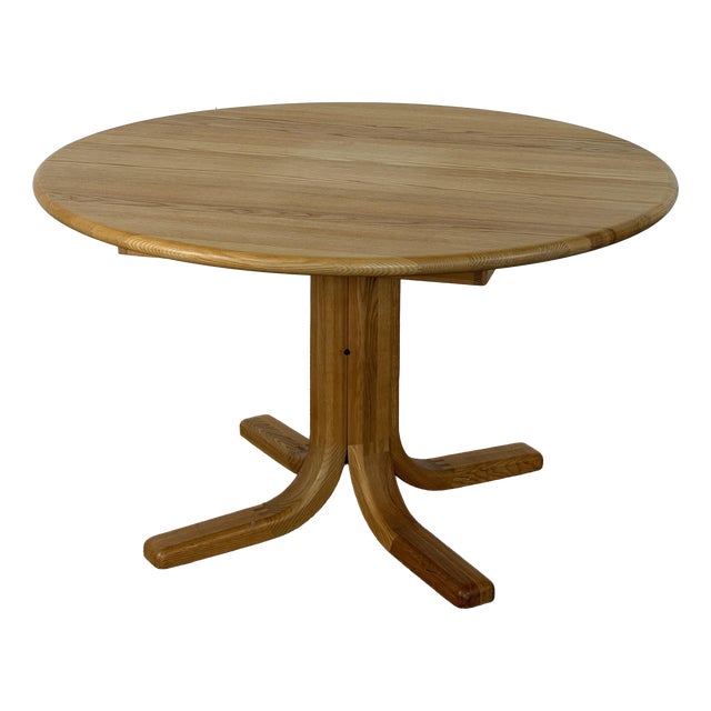 Danish Round Extendable Dining Table in Ash with Two Extension Leaves, 1970s For Sale