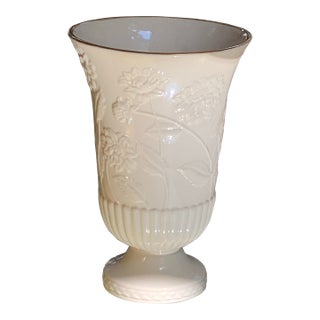 Lennox 14 Carat Gold Rim + Wild Flower Pattern Vase. For Sale
