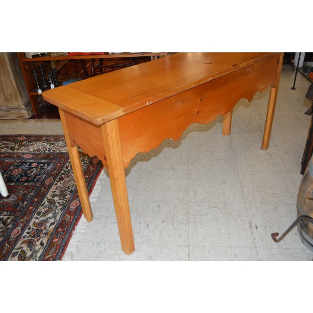 Vintage Thomasville Farmhouse Pine Console / Entry / Sofa Table W/ Pull Out Board! For Sale - Image 13 of 17