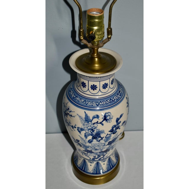 Metal Vtg. Blue & White Porcelain Floral Design Table Lamp W/Brass Base For Sale - Image 7 of 13